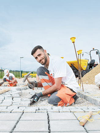 Laying paving stones